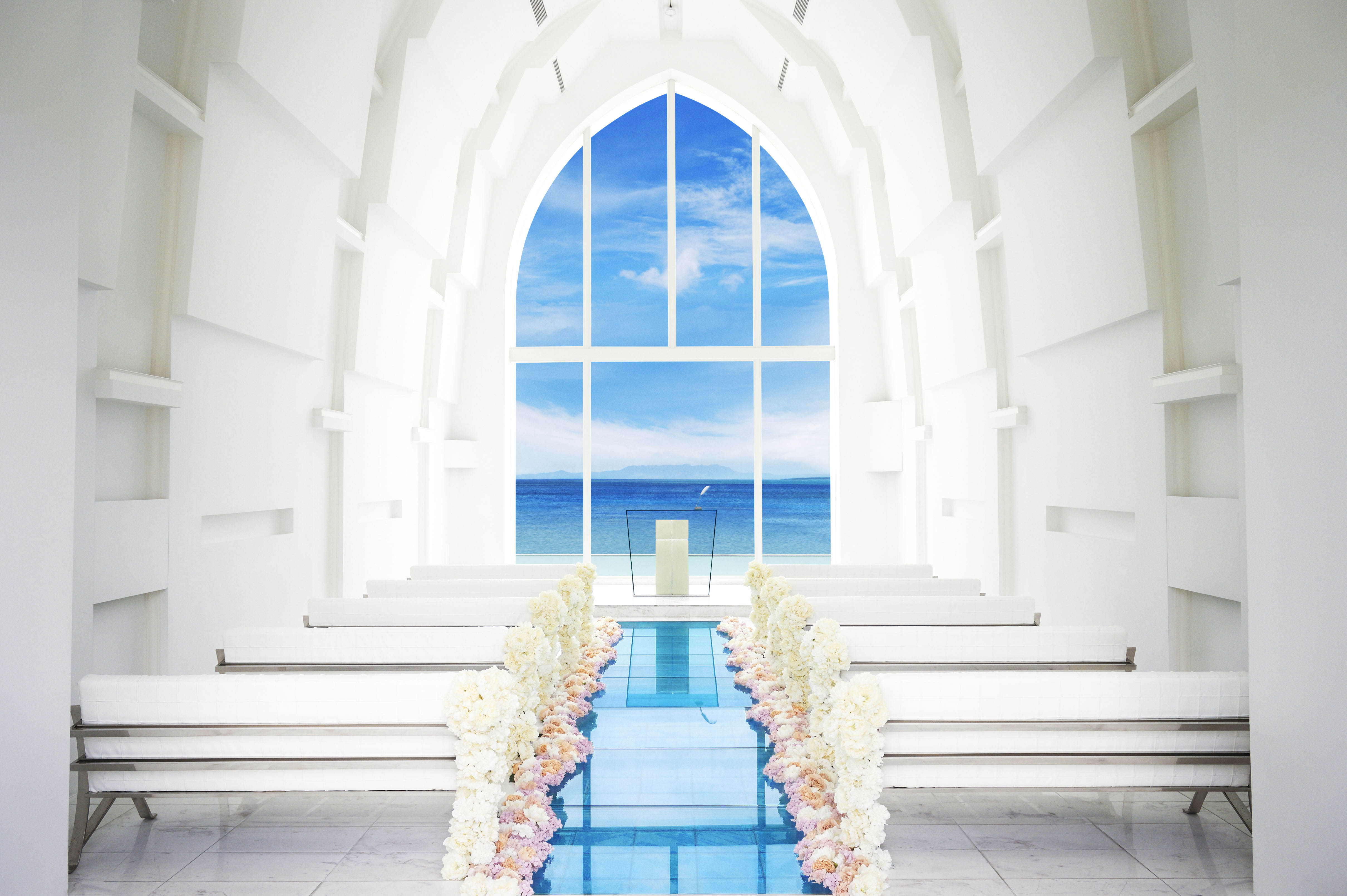 冲绳海の教会婚礼